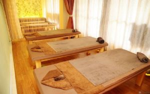 Mẹo vệ sinh khăn trải giường spa đúng cách