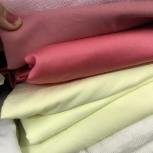 Cách chọn vải may chăn ga gối khách sạn từ A - Z