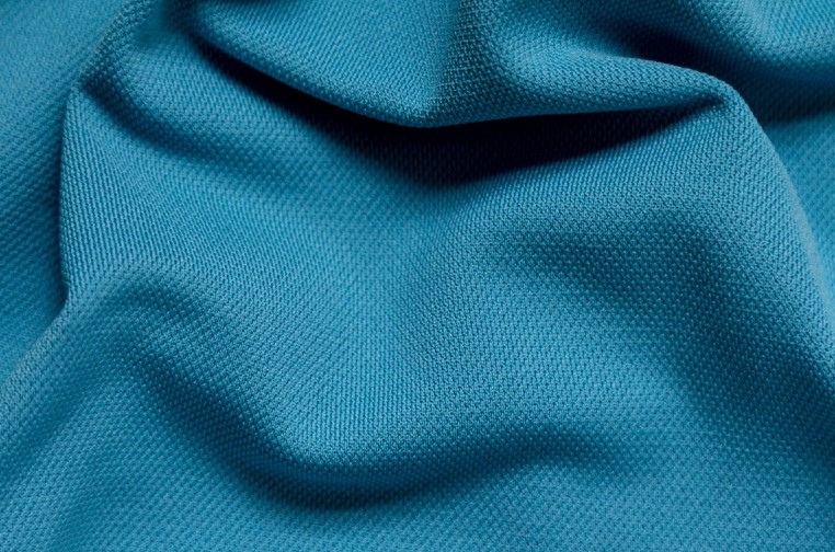 Chất vải polyester có nóng không?