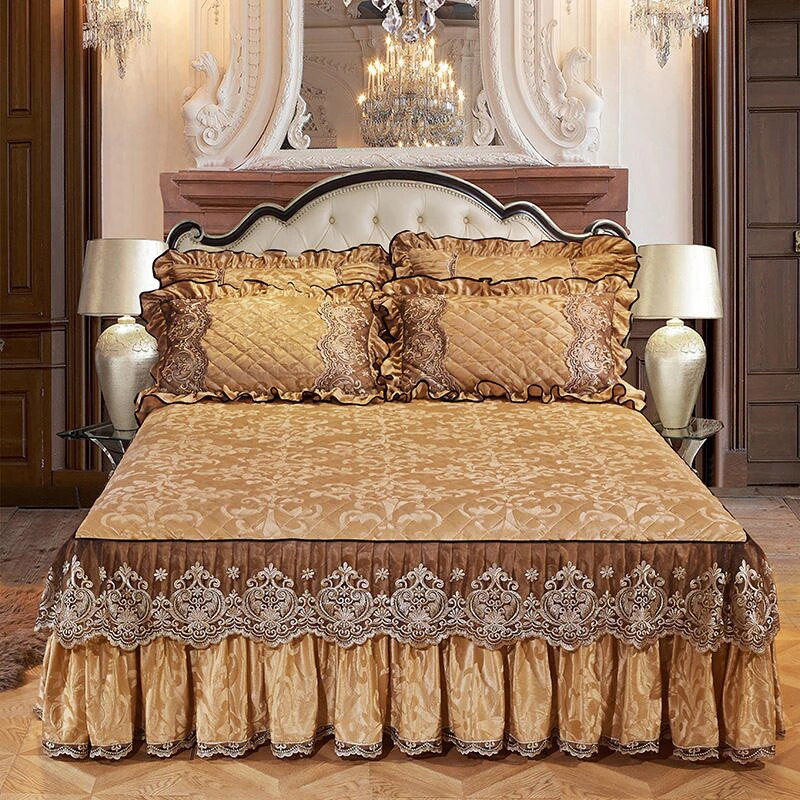 Mẫu 04: Váy giường theo phong cách hoàng gia
